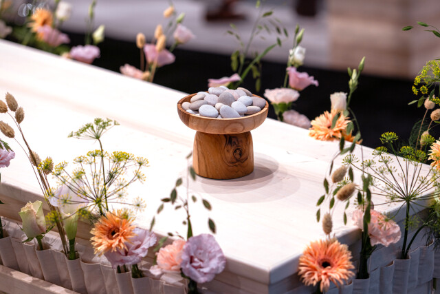 Belovedstones bloemenband kist